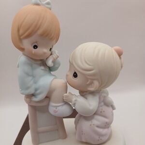 Precious Moments You AreAlways There For Me Figurine 163600Enesco 1995 Girl Knee